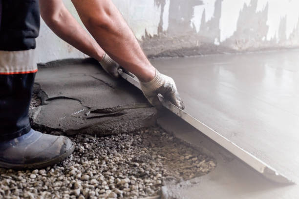 Best Concrete Sidewalk Installation  in Altoona, IA
